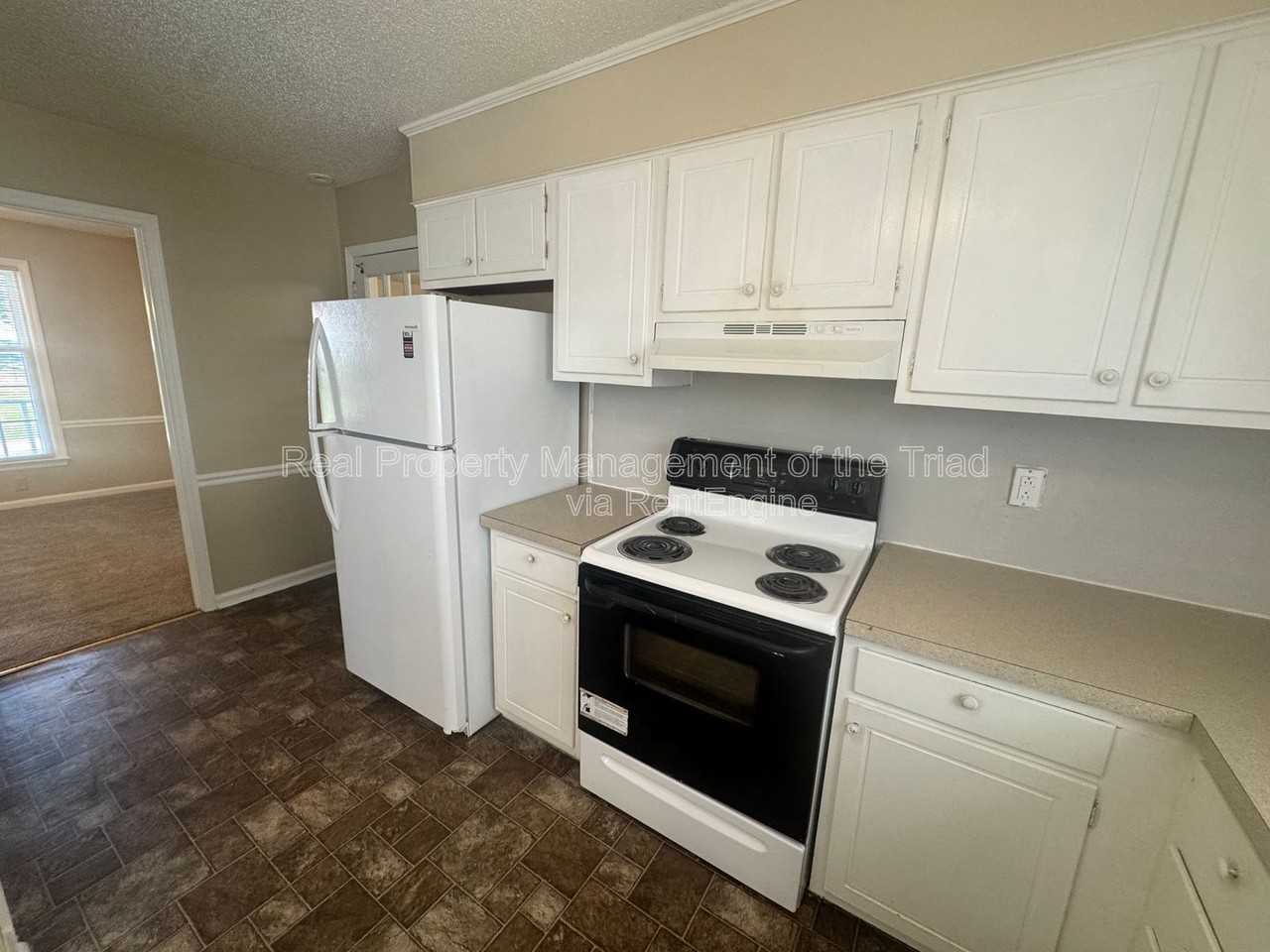 2393 Spicewood Dr - Photo 7 of 22