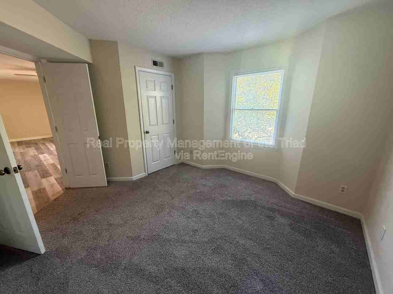 5930 W Friendly Ave - Photo 7 of 17