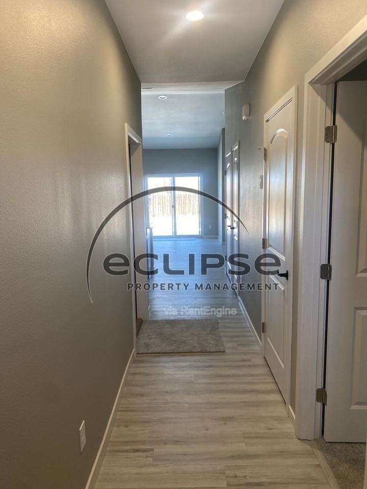 511 Crestone Ave #511 - Photo 2 of 21