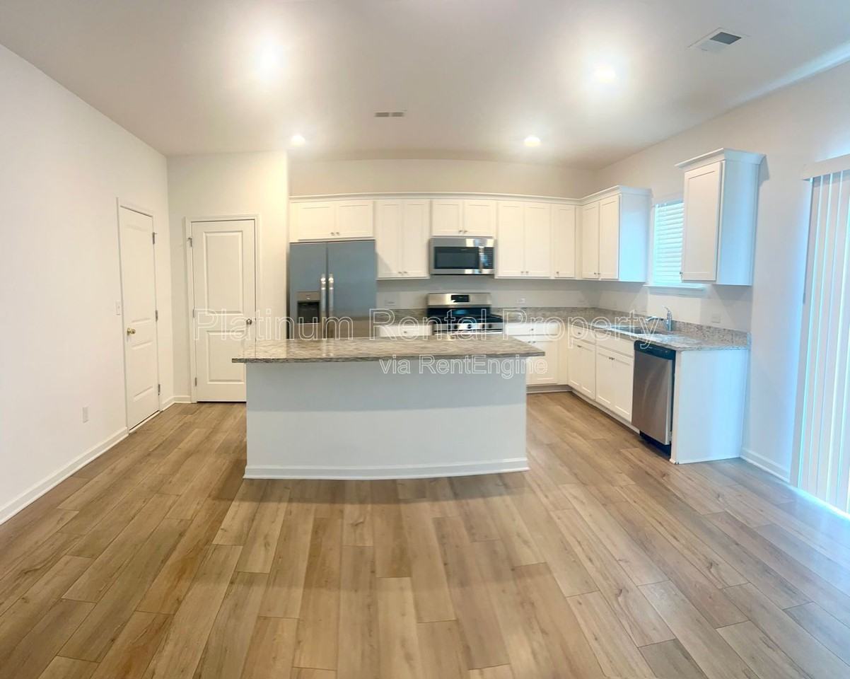 3843 Rustic Barn Way - Photo 6 of 21