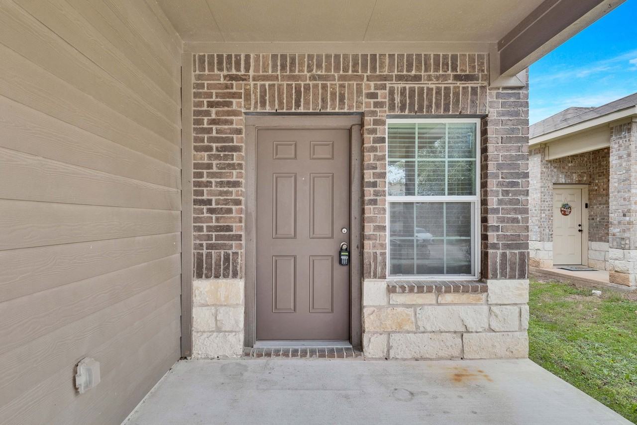 14910 Jolynn St - Photo 3 of 27