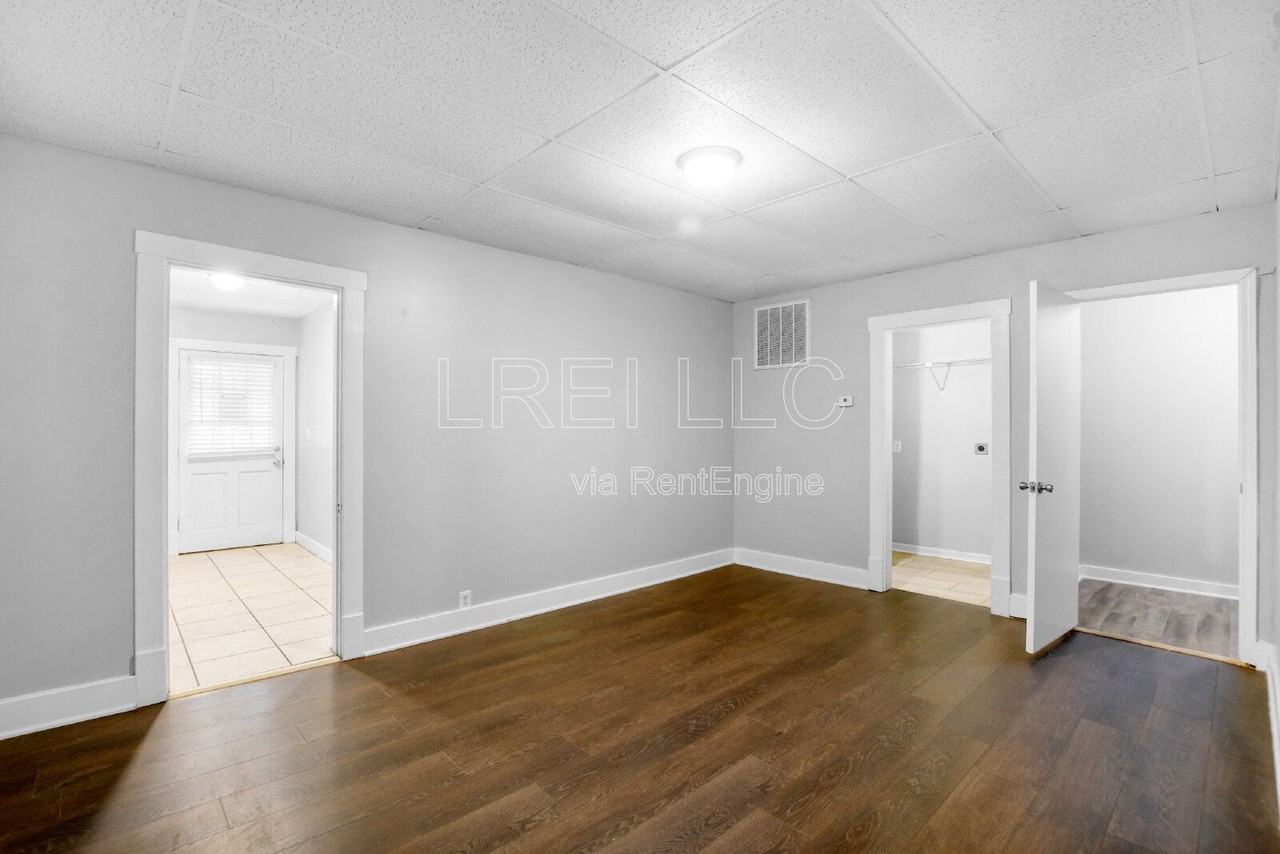 1622 Beech St - Photo 2 of 12