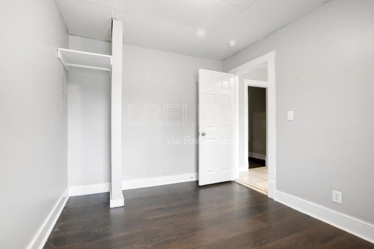 1622 Beech St - Photo 5 of 12