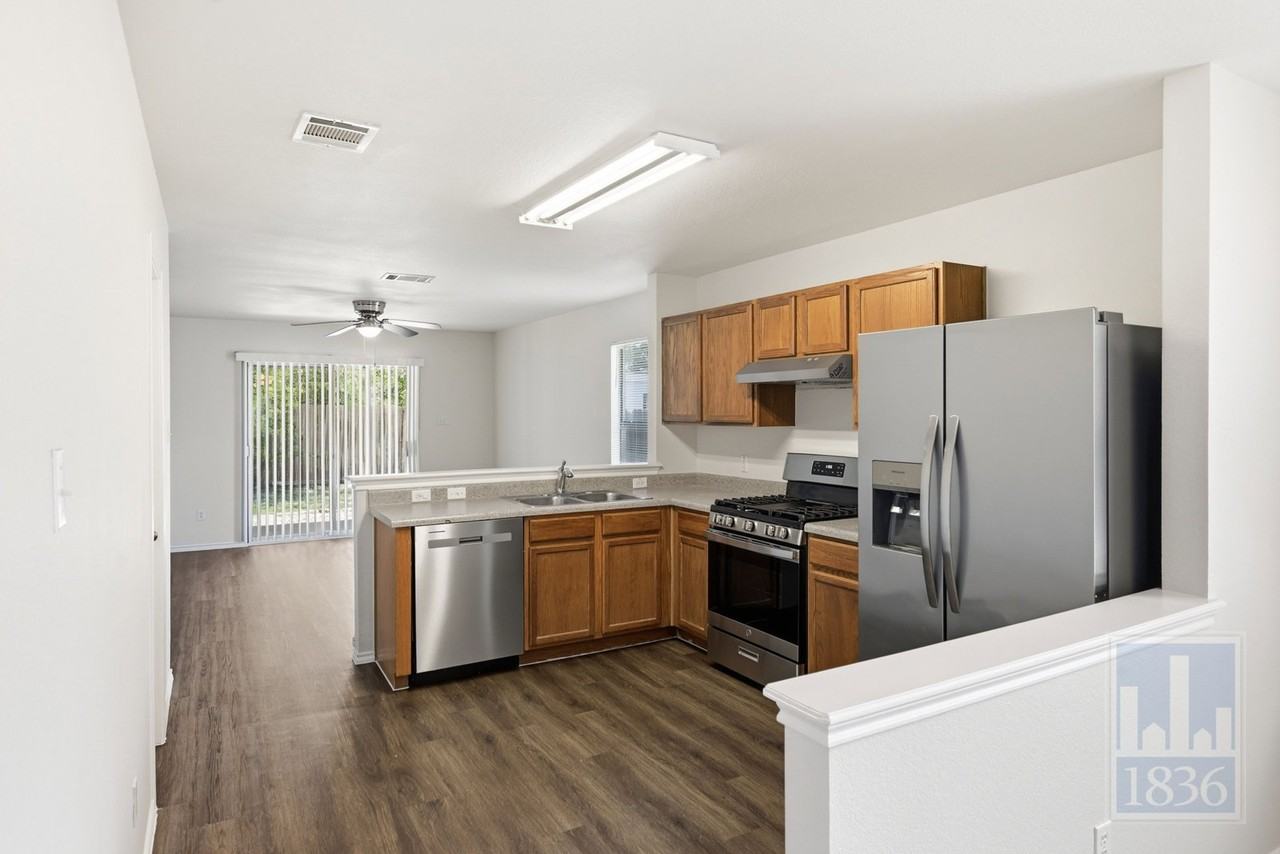 228 Pearl Lake Dr - Photo 3 of 50
