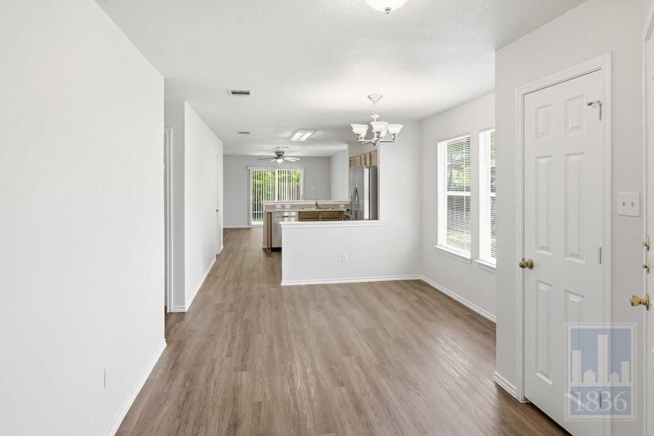 228 Pearl Lake Dr - Photo 4 of 50
