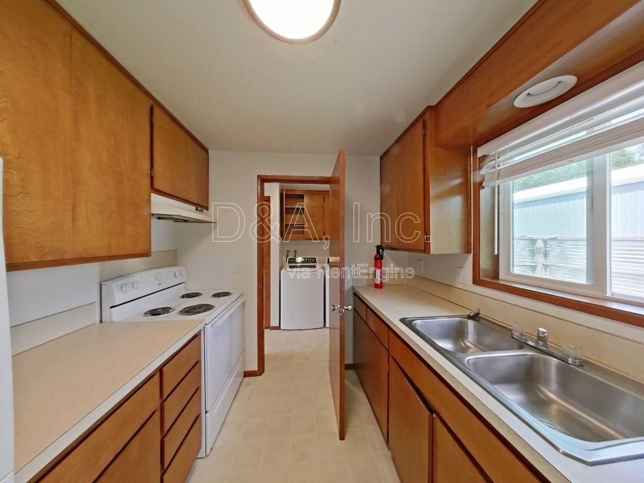 1453 Cedar St #1453 - Photo 3 of 11