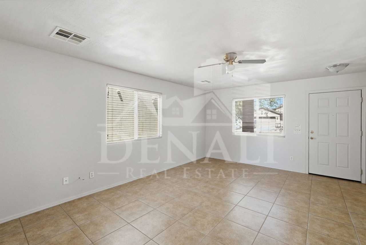 21939 W Cocopah St - Photo 4 of 31