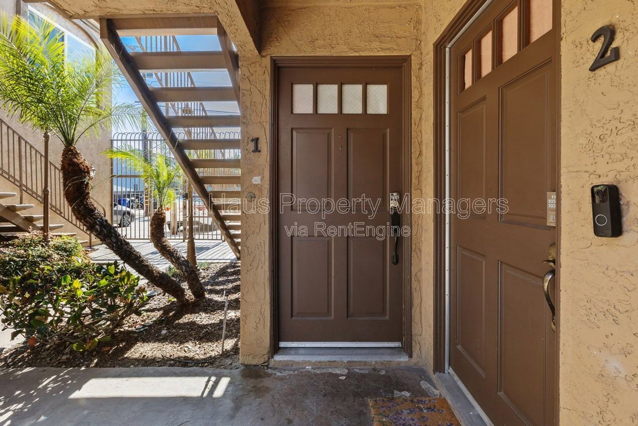 4212 48th St #1 - Photo 3 of 22