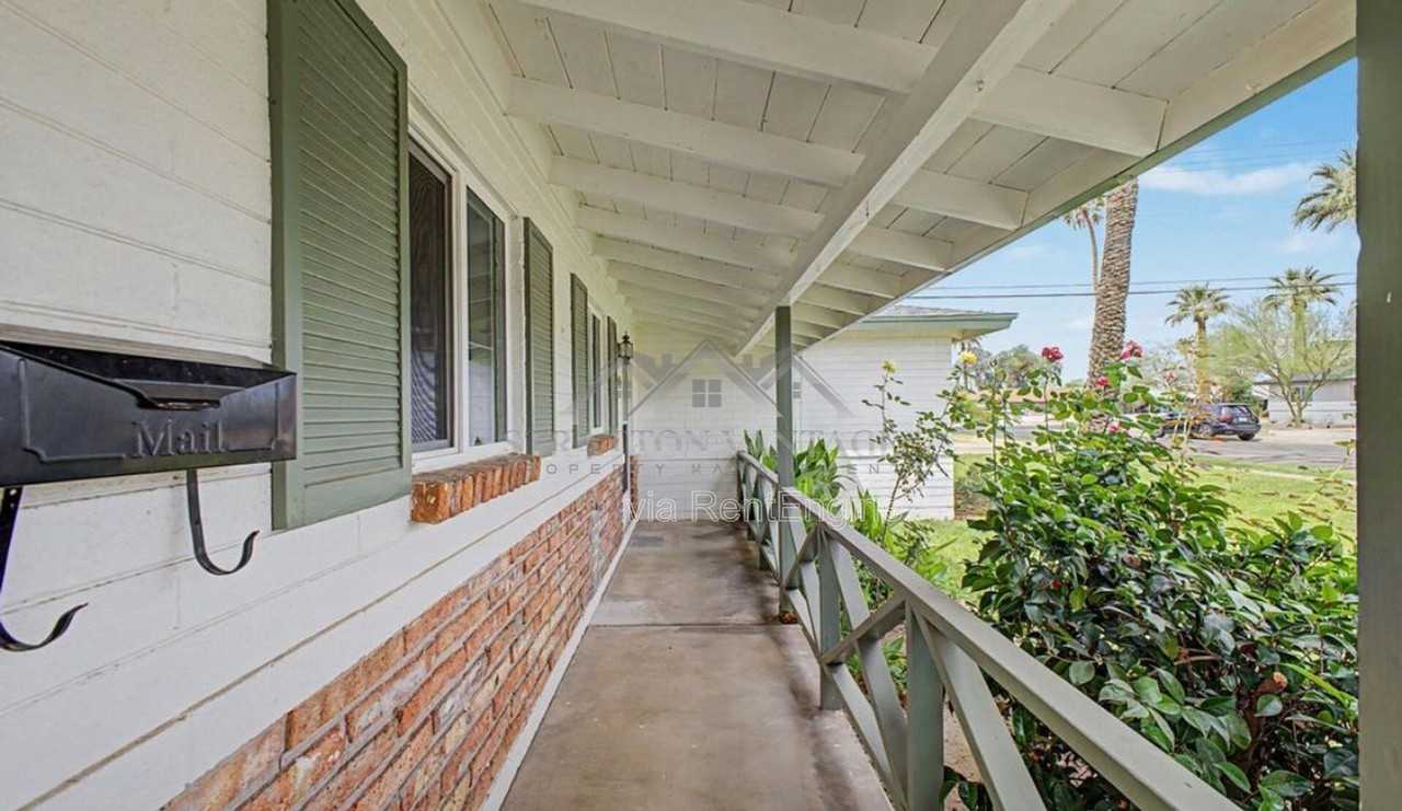 3409 E Indianola Ave - Photo 4 of 31