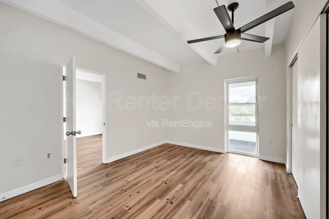551 N Pearl St #303 - Photo 3 of 12
