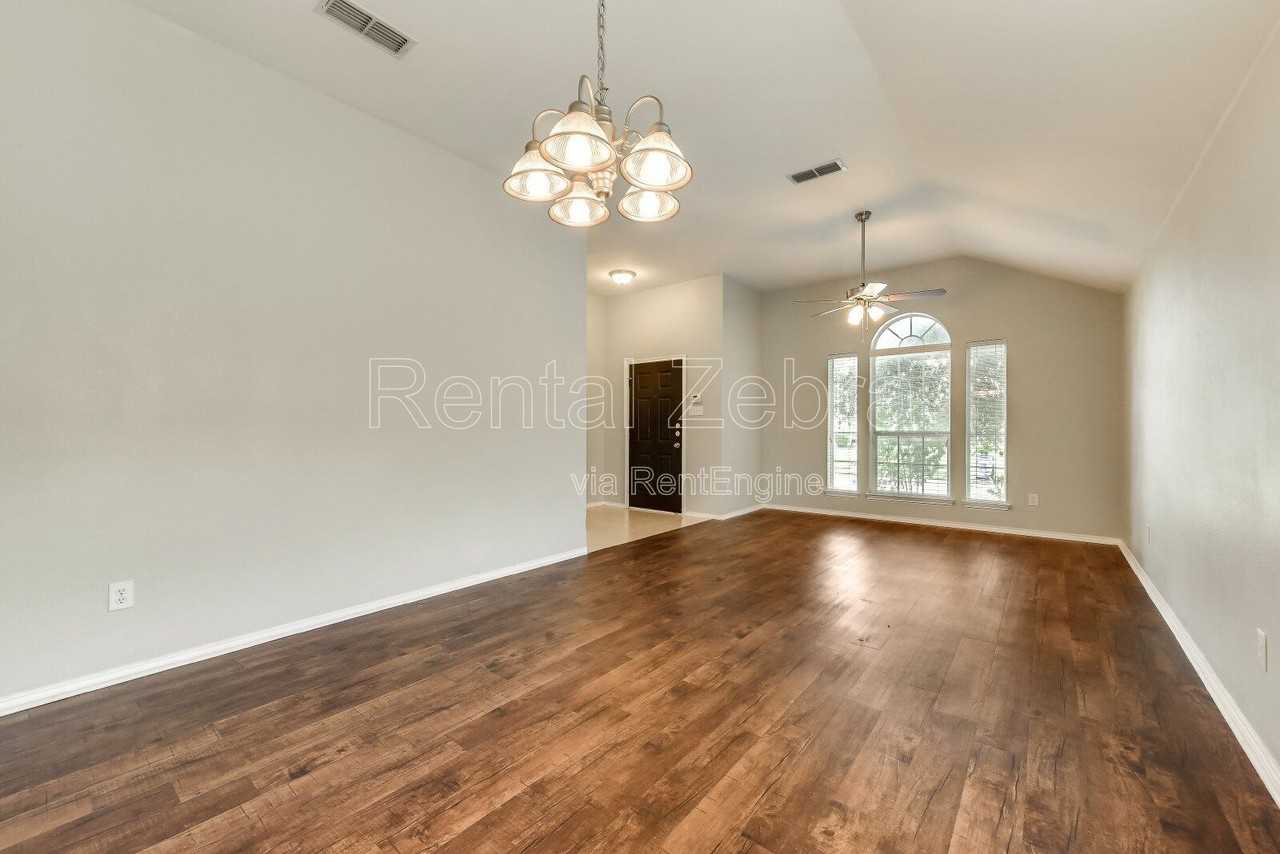 109 Flyaway Ln - Photo 4 of 18