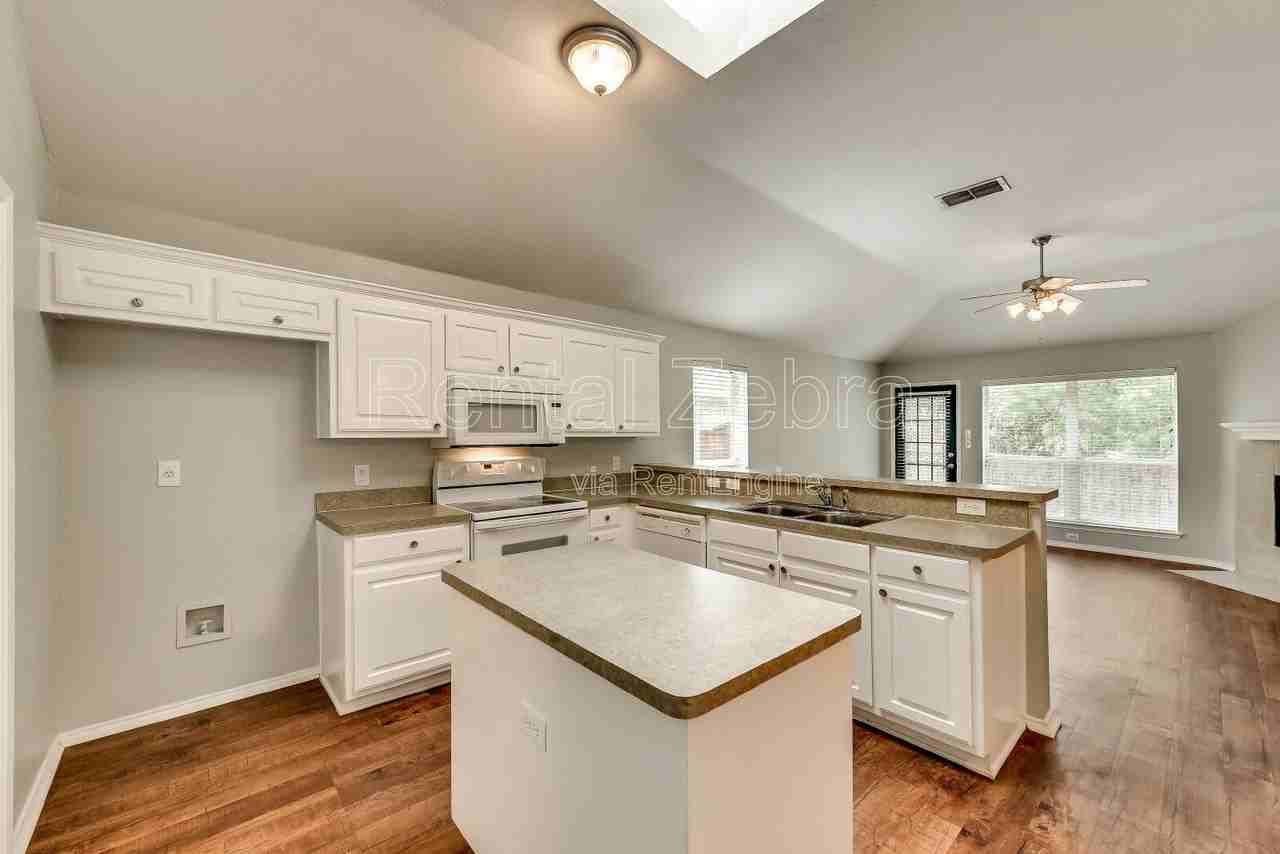 109 Flyaway Ln - Photo 5 of 18