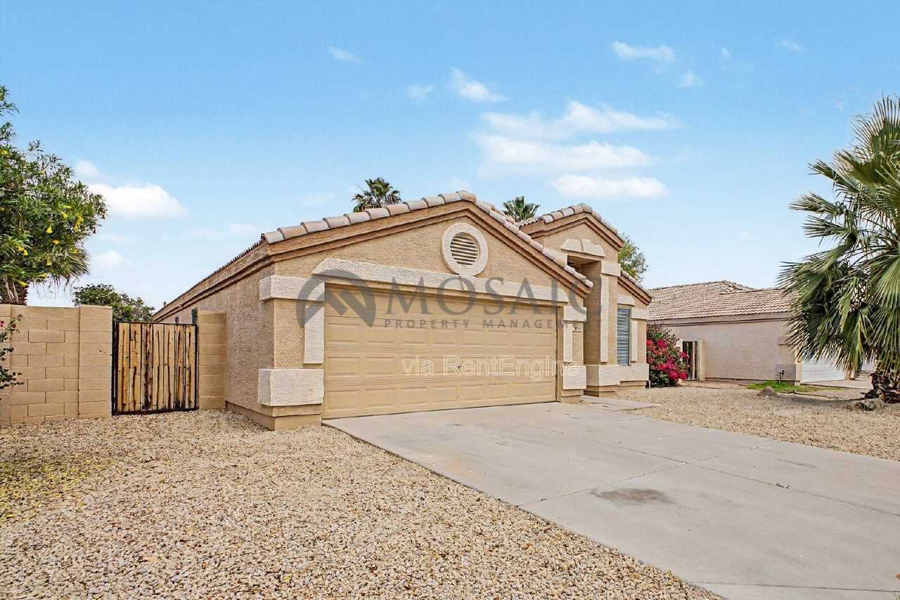 1894 E Palomino Dr - Photo 4 of 39