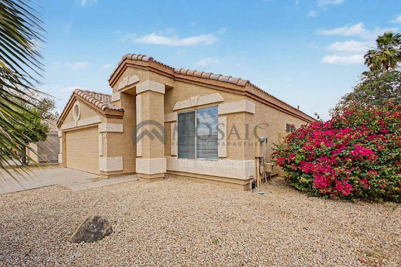 1894 E Palomino Dr - Photo 6 of 39