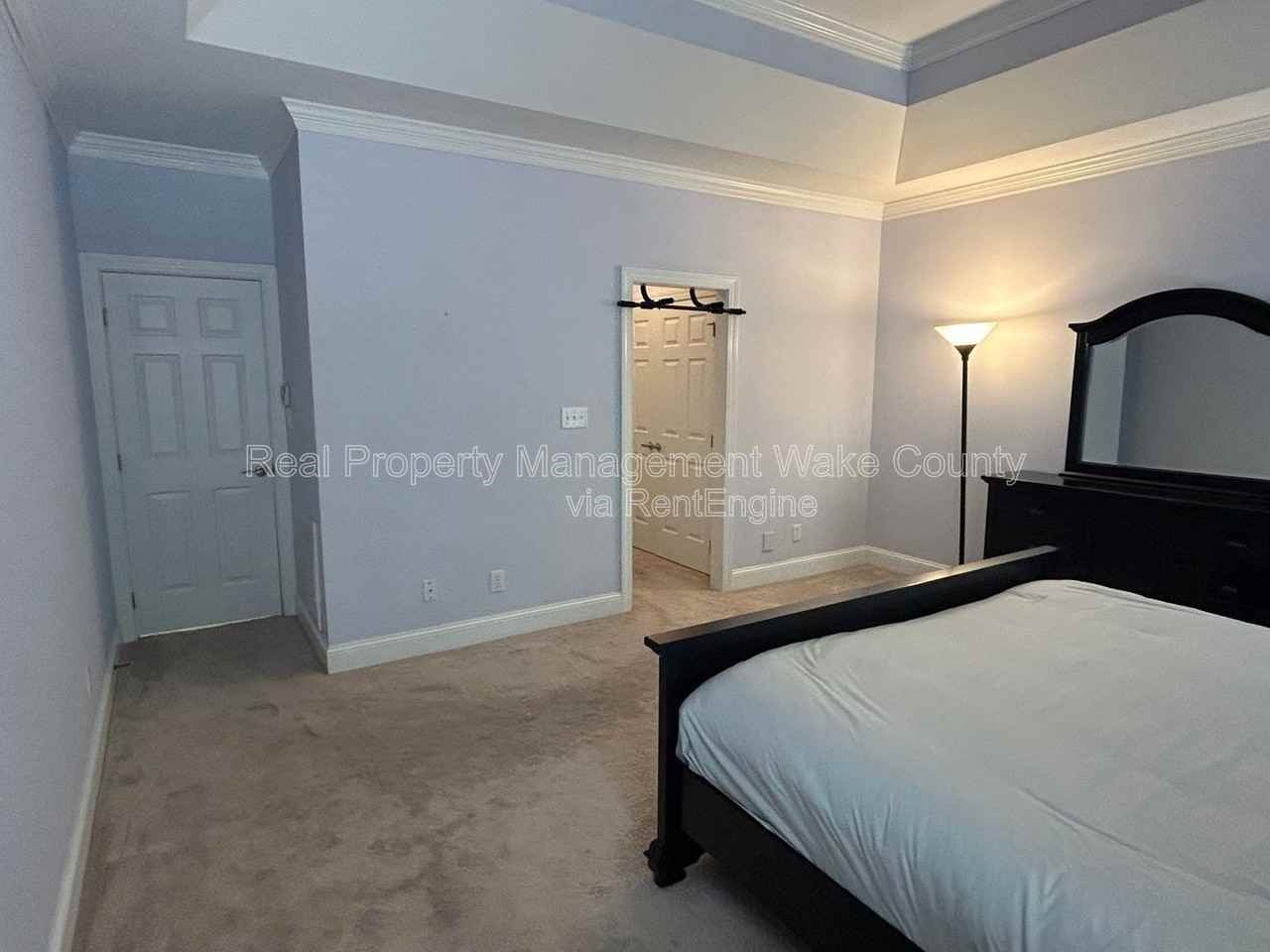 108 Crystlewood Ct - Photo 7 of 46