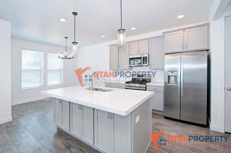 3069 N 300 W - Photo 7 of 24