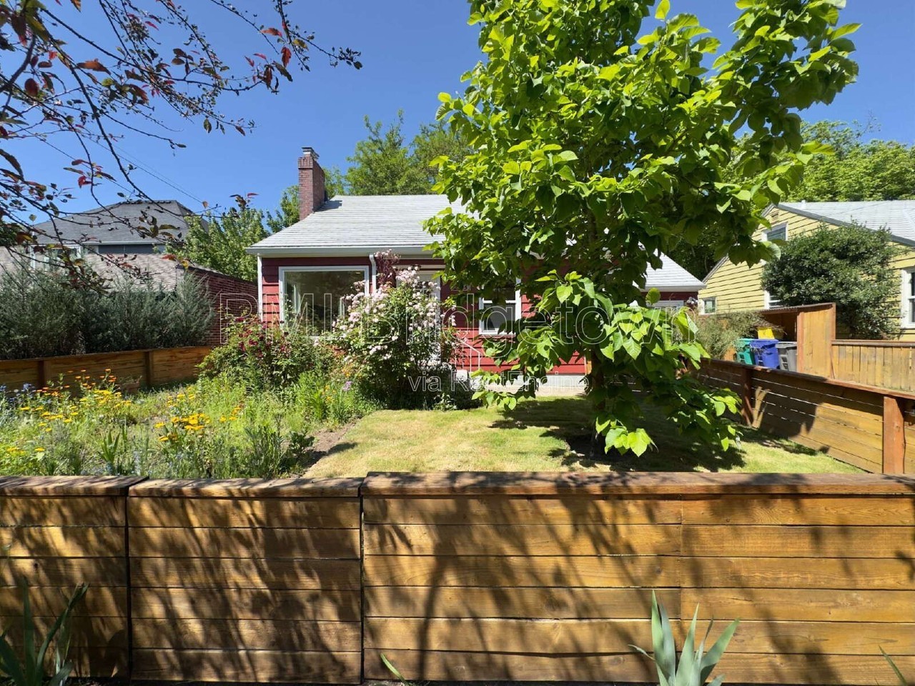 2315 Se 38th Ave - Photo 2 of 28