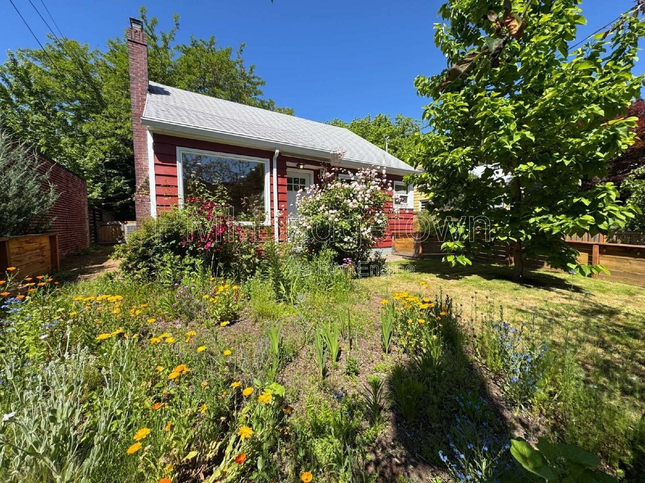 2315 Se 38th Ave - Photo 3 of 28