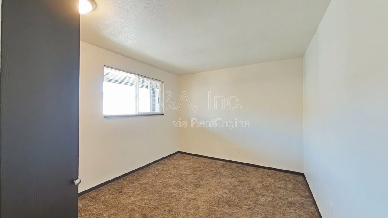 1969 Nw Grant Ave #3 - Photo 7 of 9