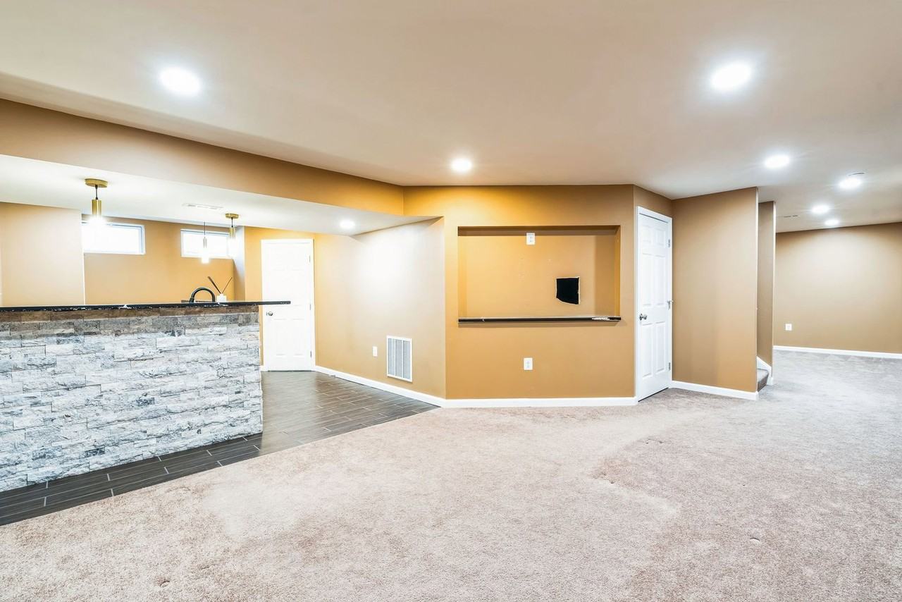 10831 Alyssa Ln - Photo 6 of 15