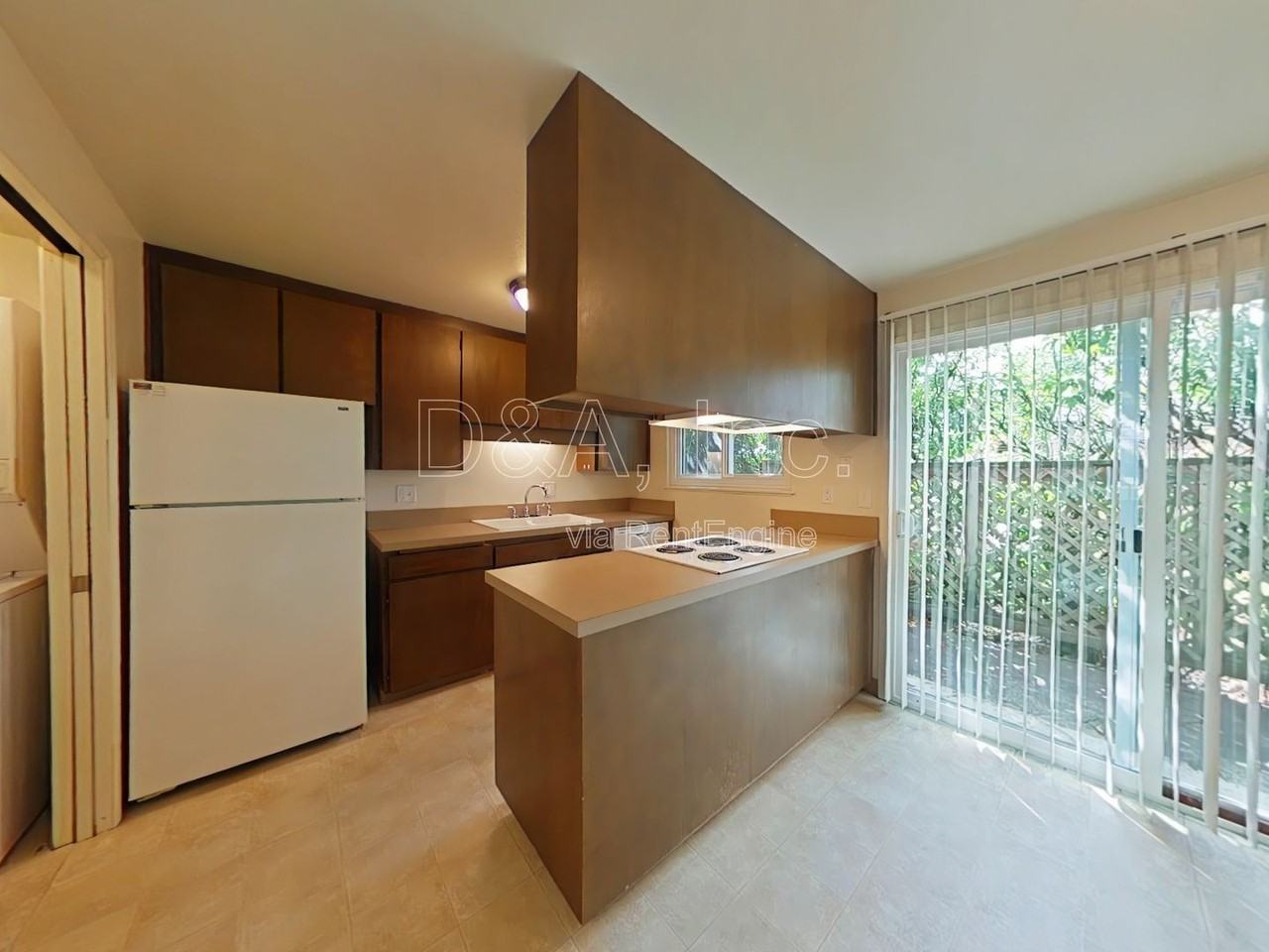 570 Nw Walnut Blvd - Photo 6 of 20