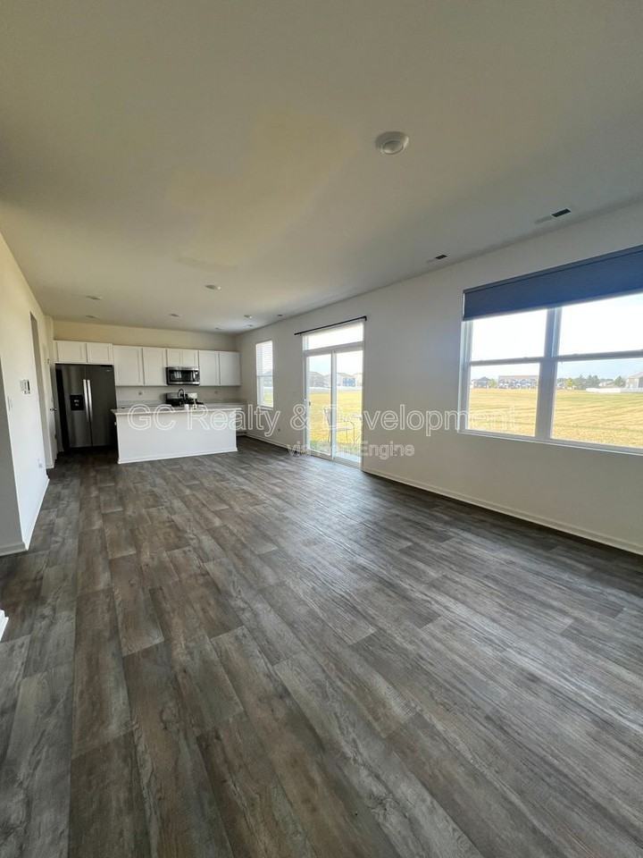 3233 Lehman Xing - Photo 3 of 24