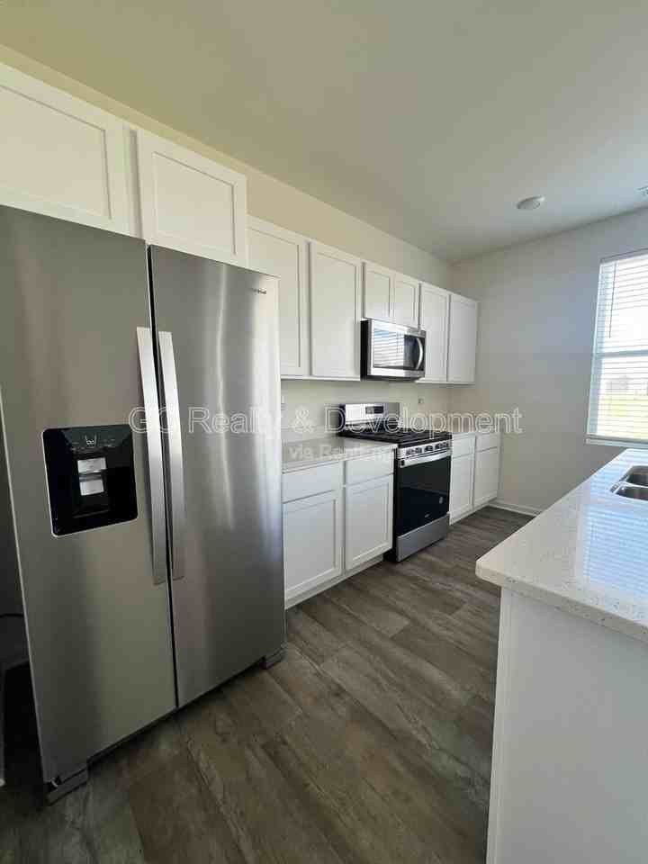 3233 Lehman Xing - Photo 5 of 24