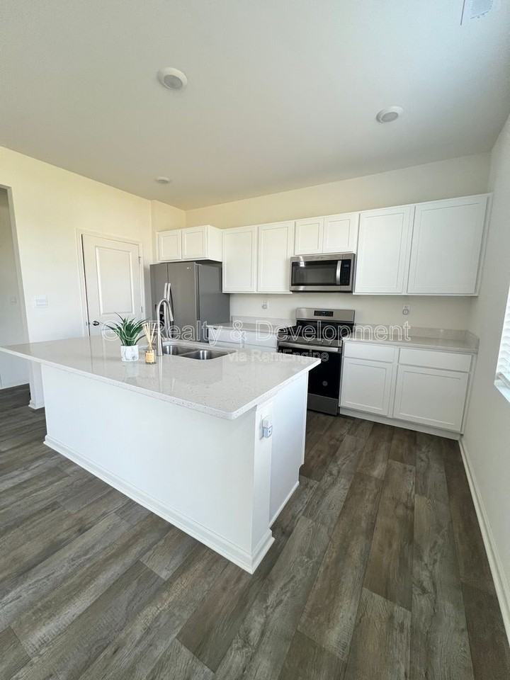 3233 Lehman Xing - Photo 6 of 24