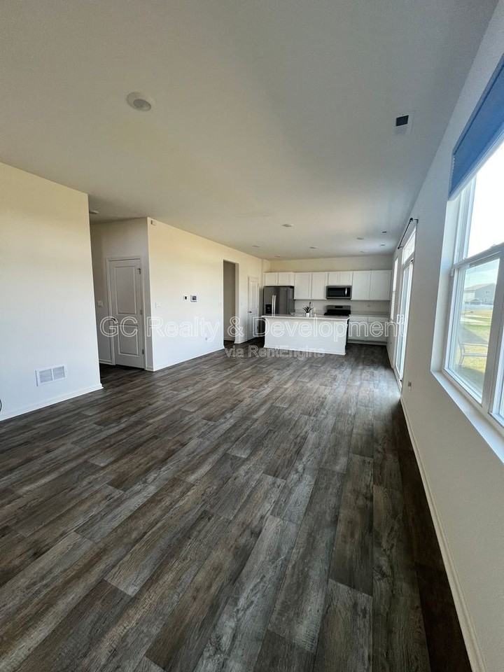 3233 Lehman Xing - Photo 7 of 24