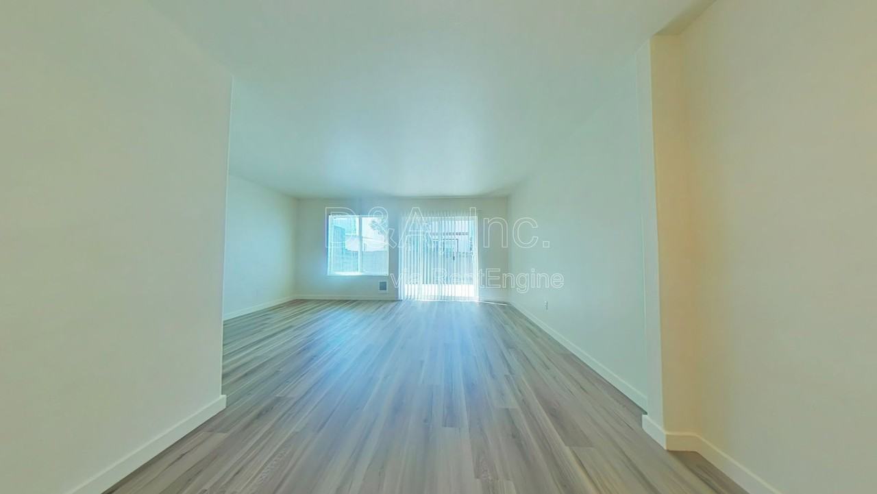 3118 Ne Powderhorn Pl - Photo 3 of 11