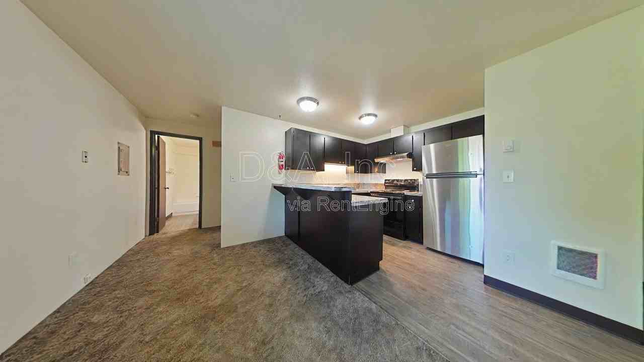 1969 Nw Grant Ave #2 - Photo 3 of 9