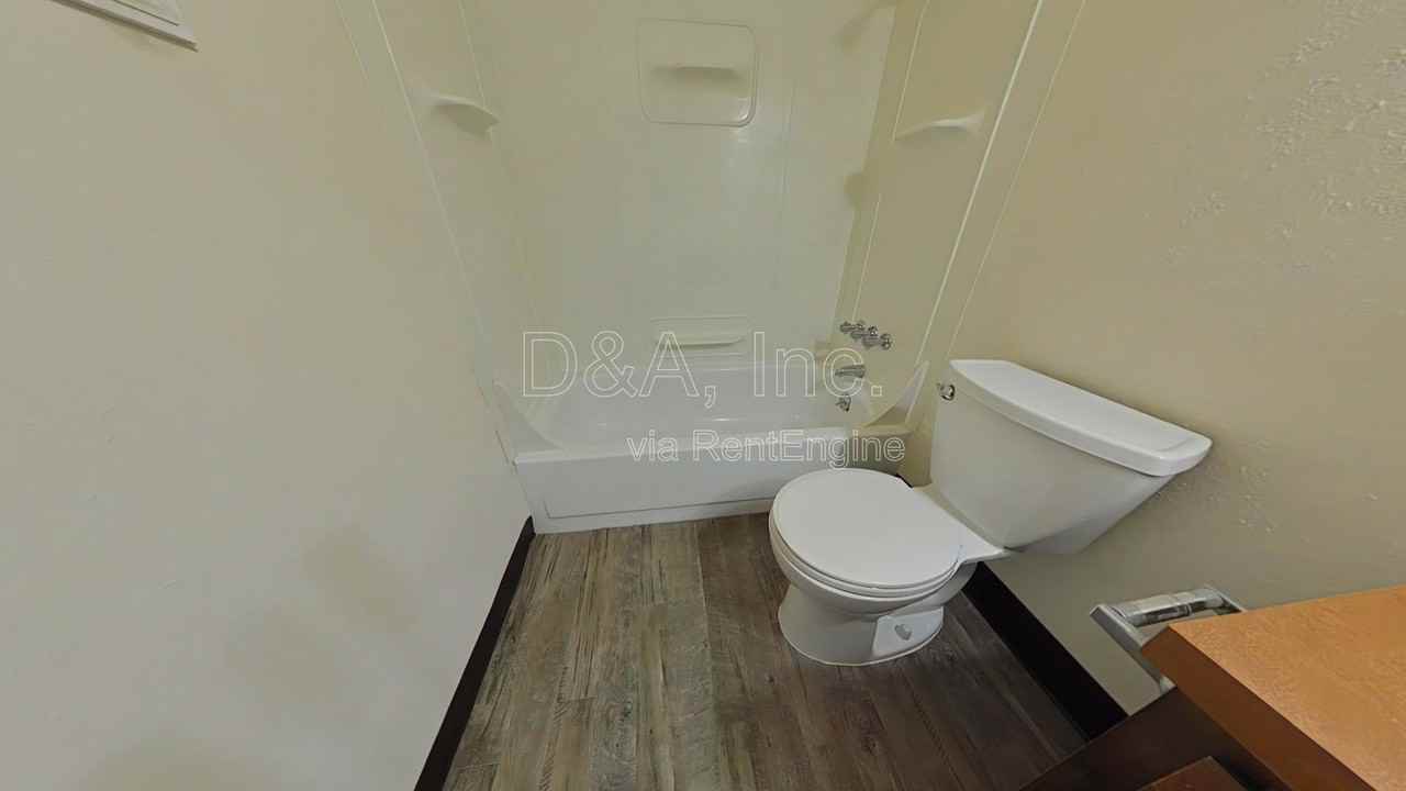 1969 Nw Grant Ave #2 - Photo 7 of 9