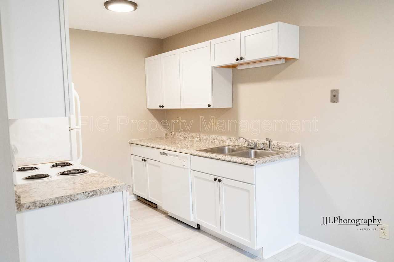 129 Hillcrest Dr #20 - Photo 2 of 12