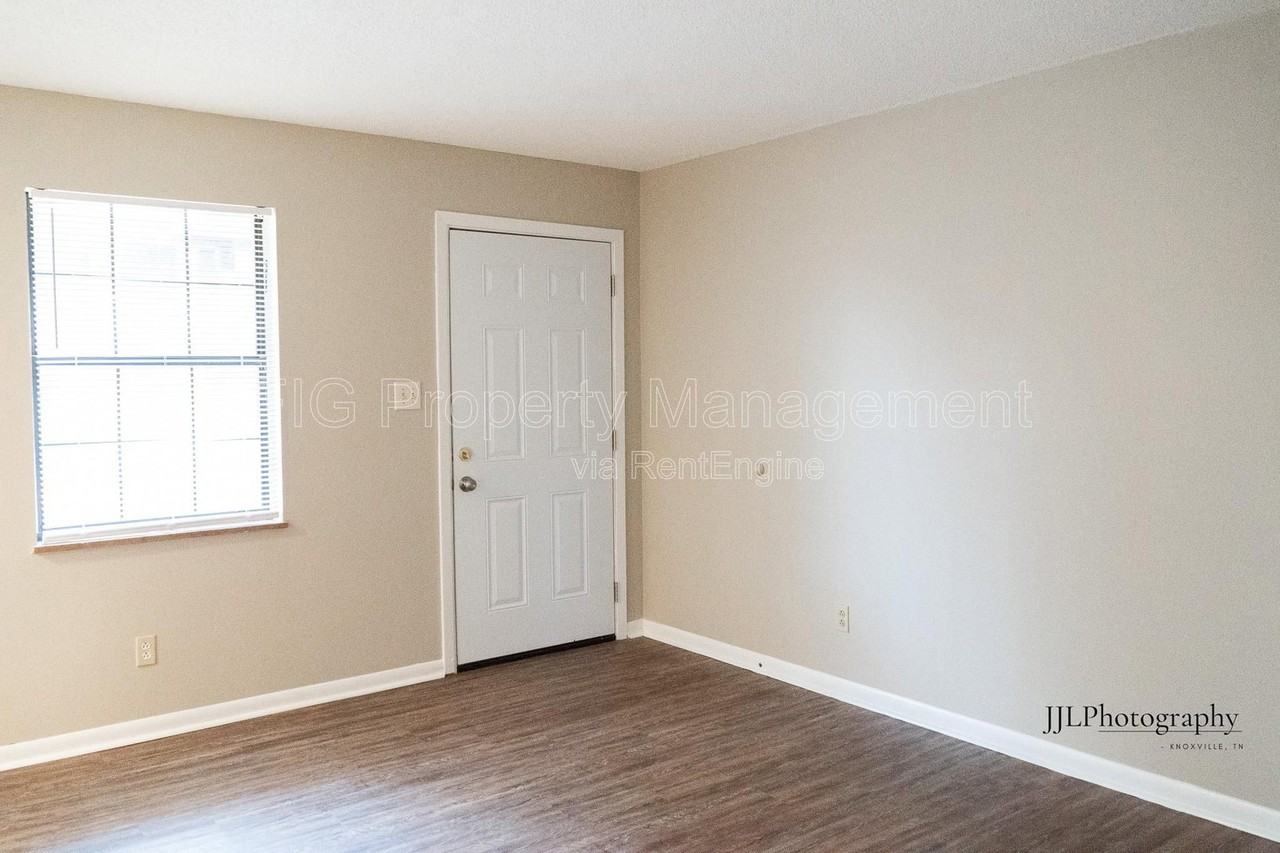 129 Hillcrest Dr #20 - Photo 4 of 12