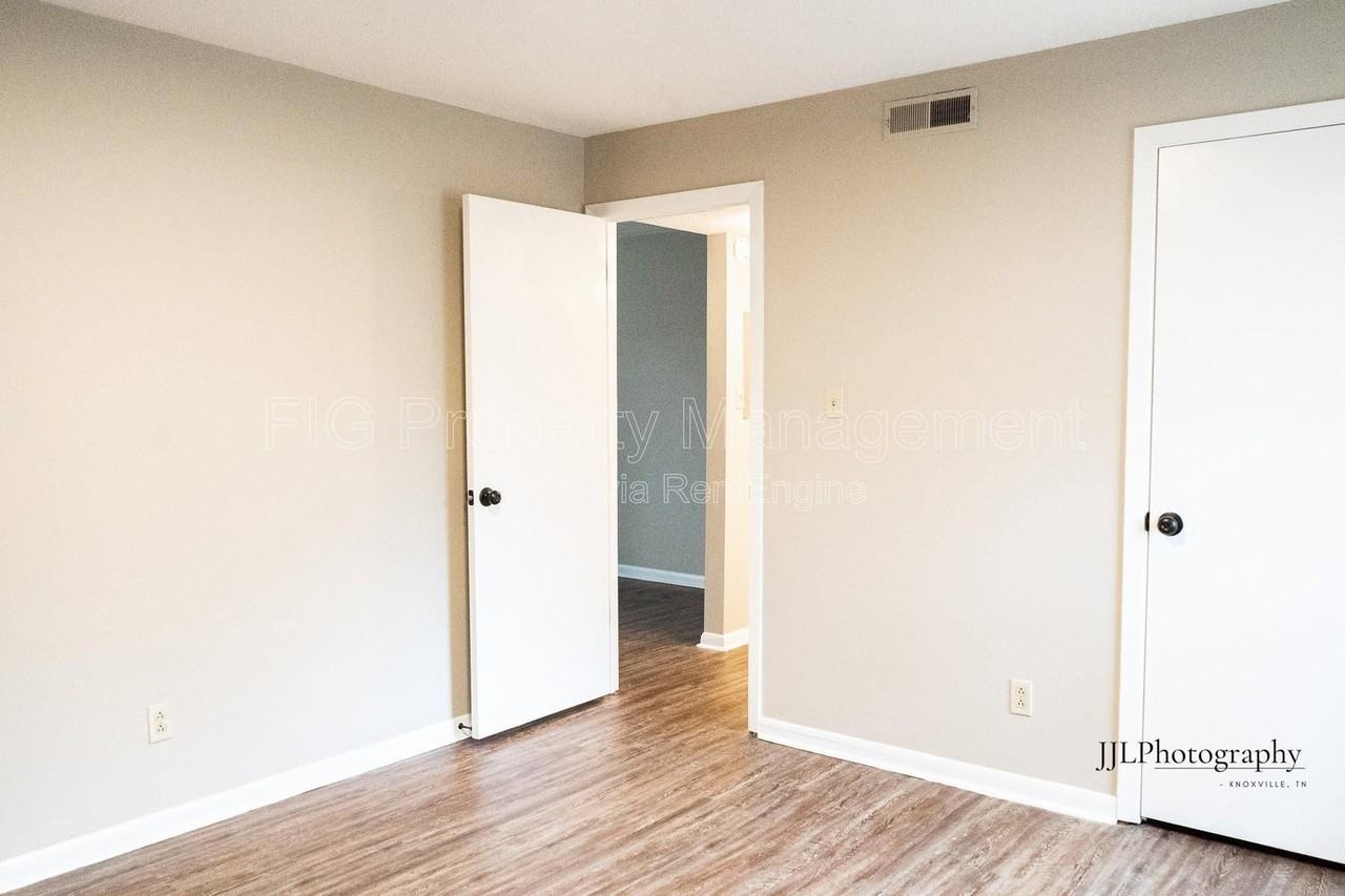 129 Hillcrest Dr #20 - Photo 6 of 12