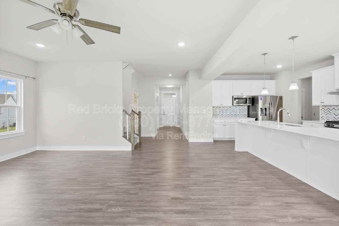 7067 Waterwheel St Sw - Photo 5 of 37