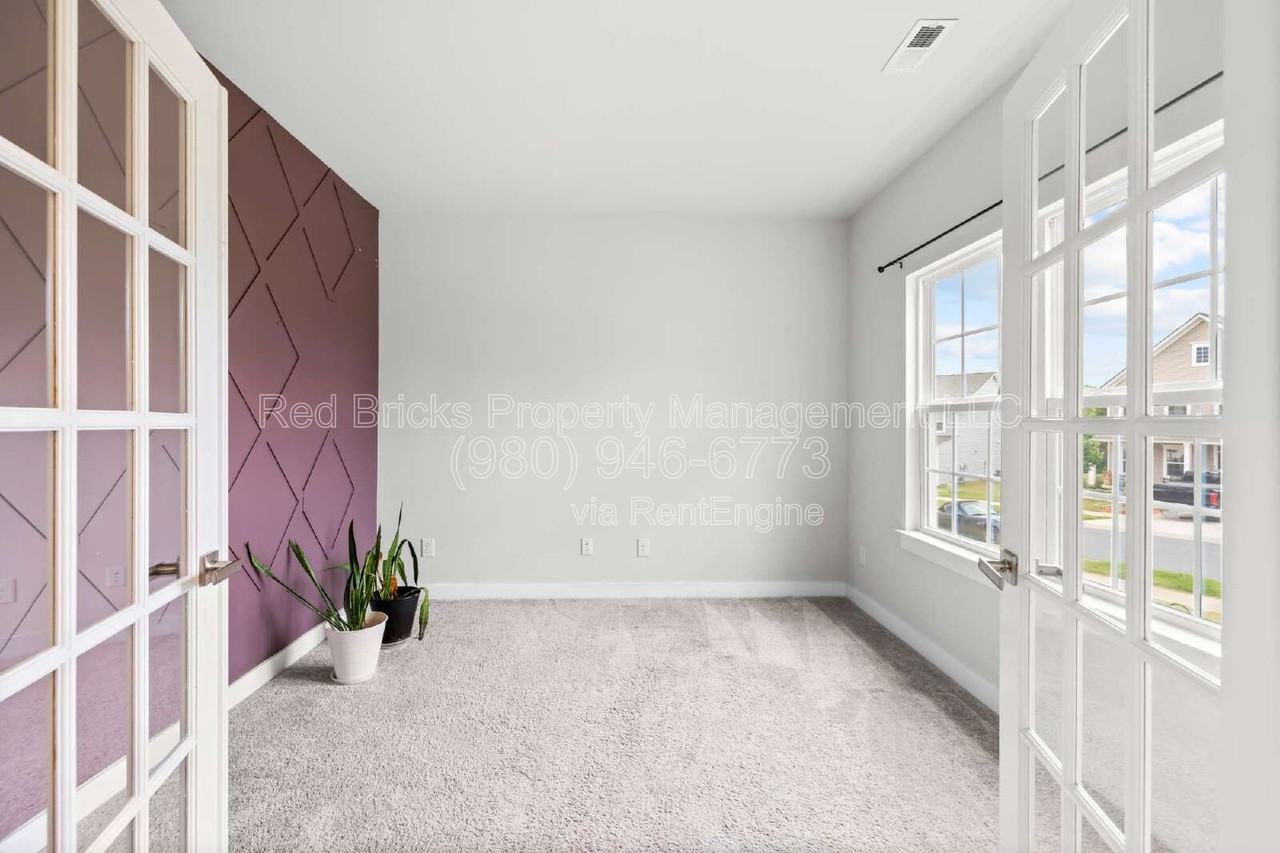 7067 Waterwheel St Sw - Photo 7 of 37