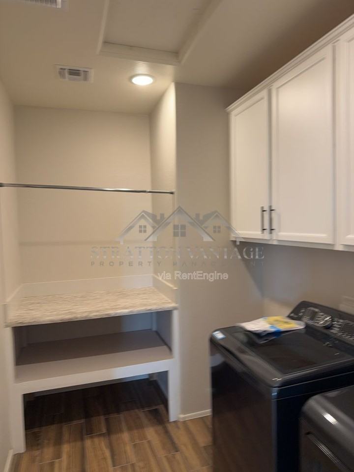 7039 N 84th Ave - Photo 6 of 14