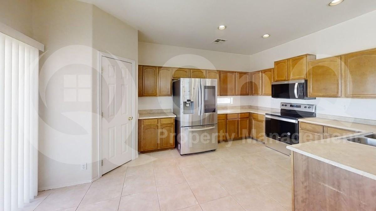 22249 E Calle De Flores - Photo 3 of 28