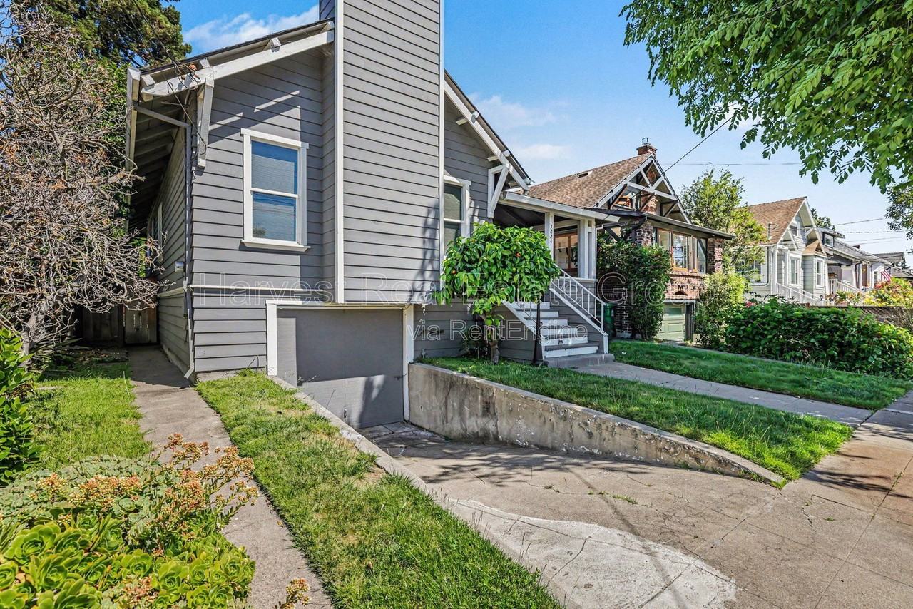 1824 9th St - Photo 2 of 20