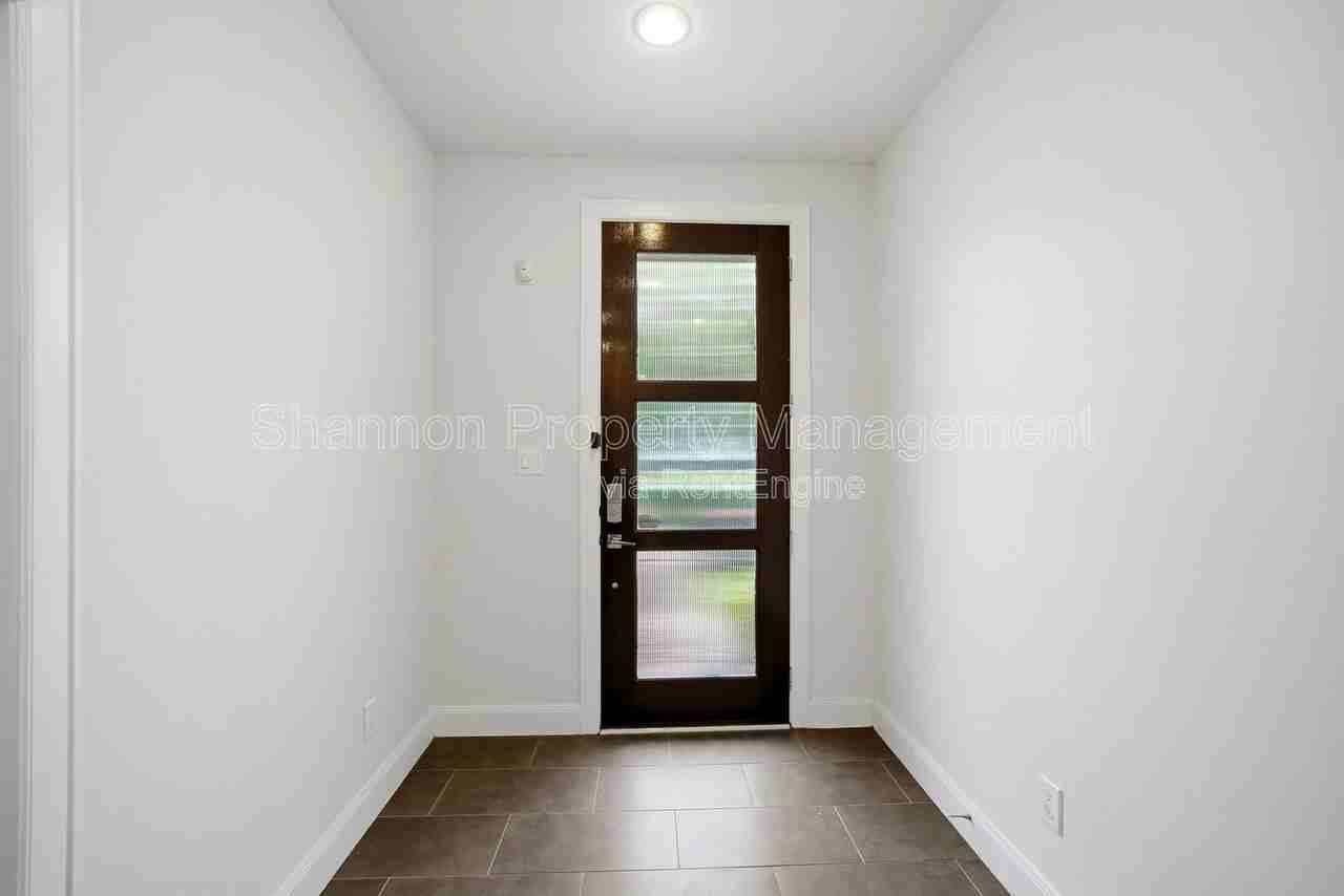 3131 Leeland St - Photo 4 of 29