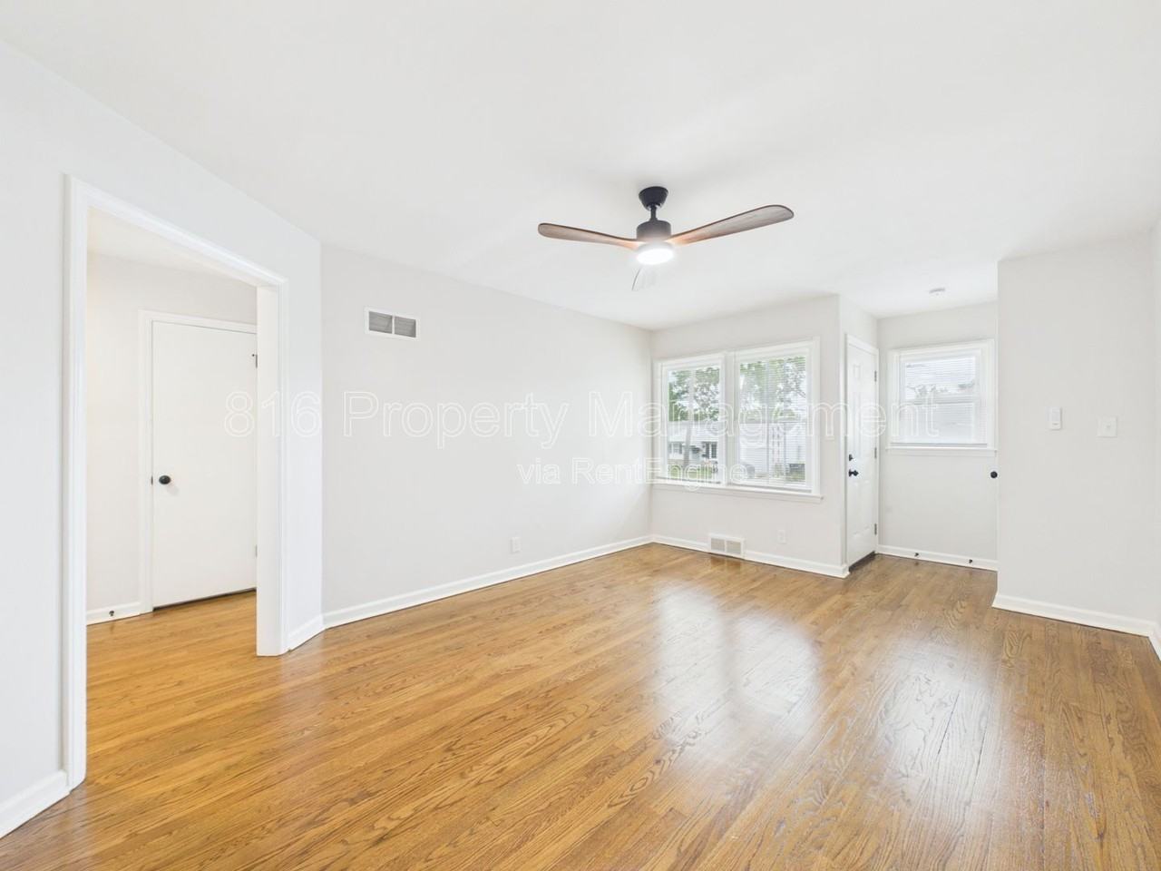 4279 E 60th Ter - Photo 4 of 24