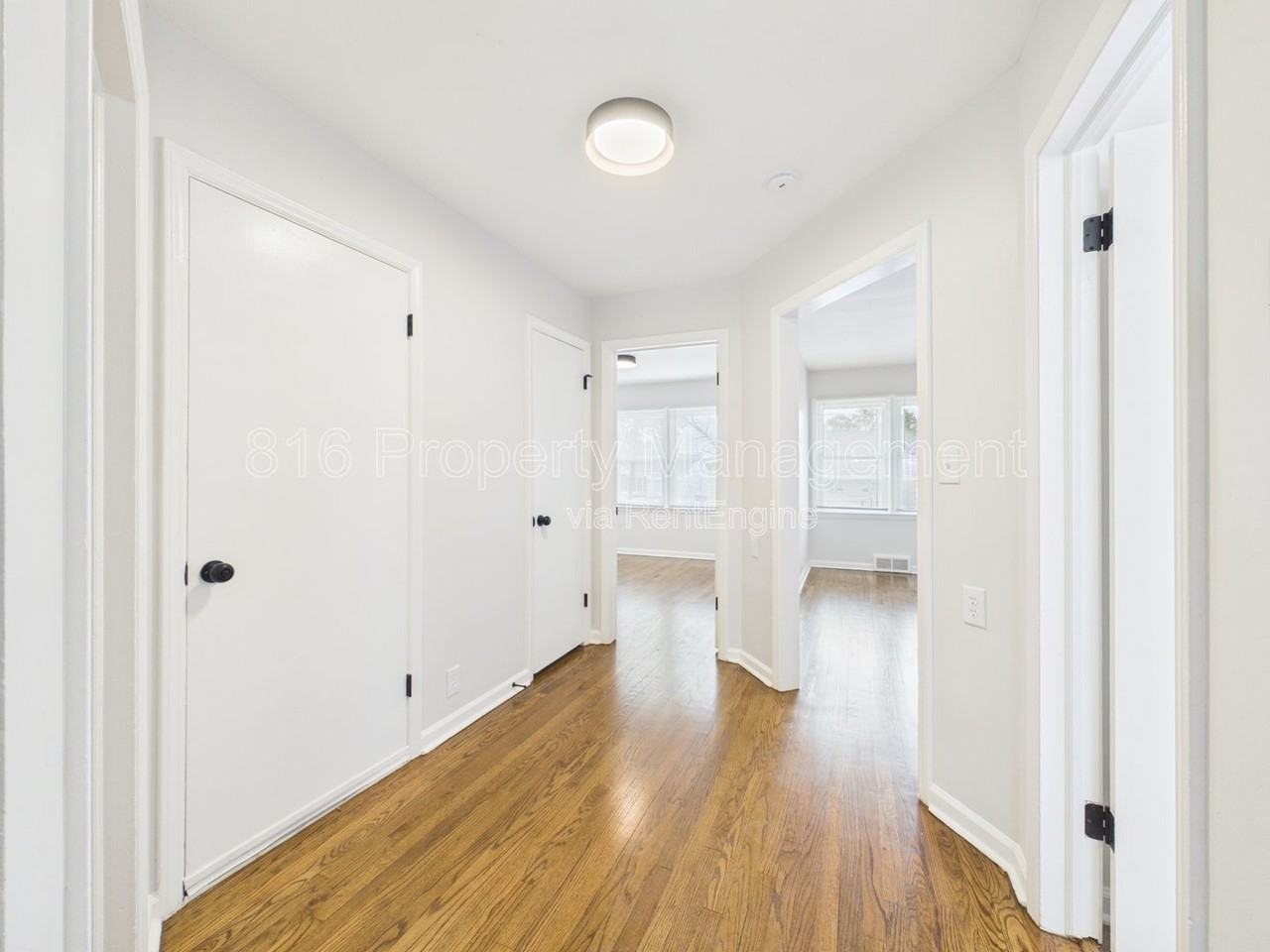 4279 E 60th Ter - Photo 6 of 24