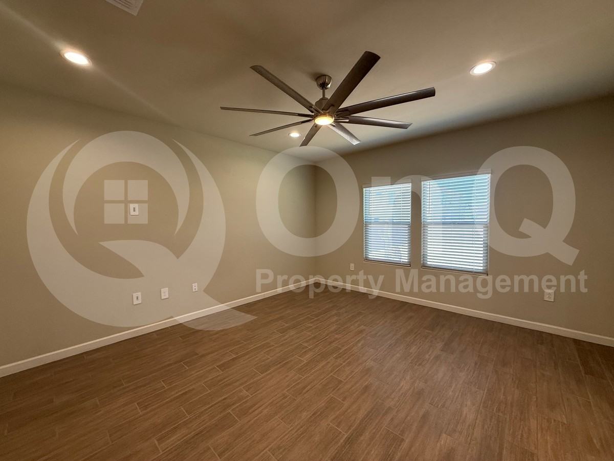 8756 W Weeping Dalea Dr - Photo 5 of 34
