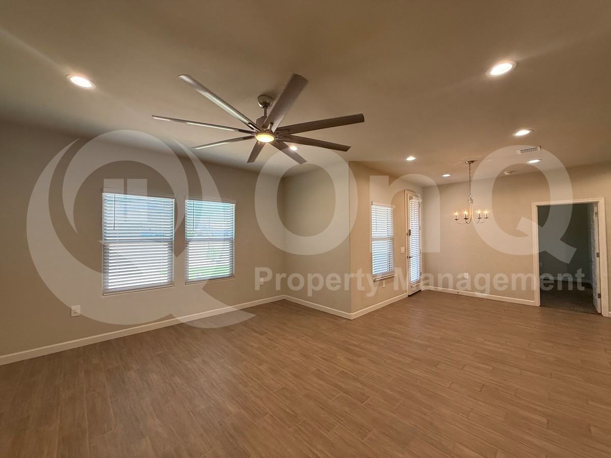 8756 W Weeping Dalea Dr - Photo 6 of 34