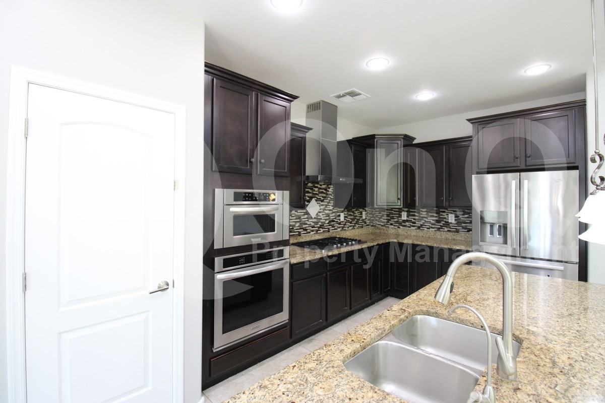 1611 W Tombstone Trl - Photo 3 of 25