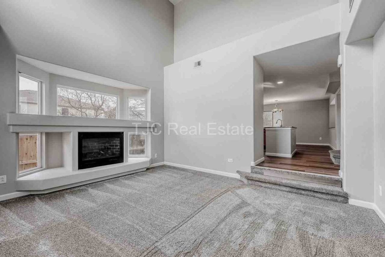 20390 E 40th Ave - Photo 2 of 11