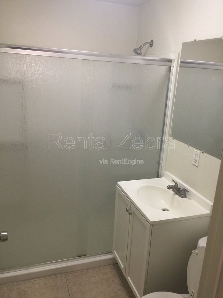 108 E 12th St #2 - Photo 4 of 11