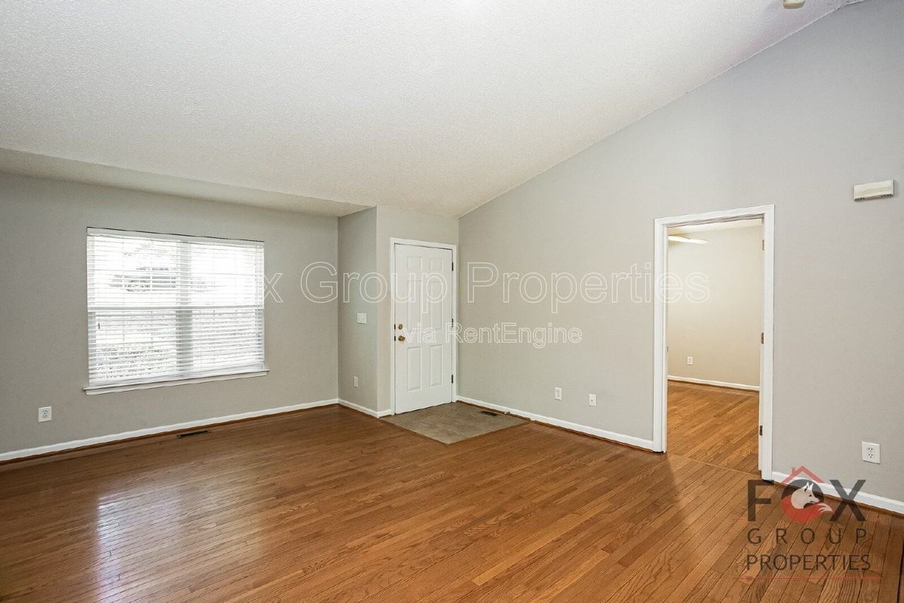 184 Brook Creek Dr - Photo 6 of 17