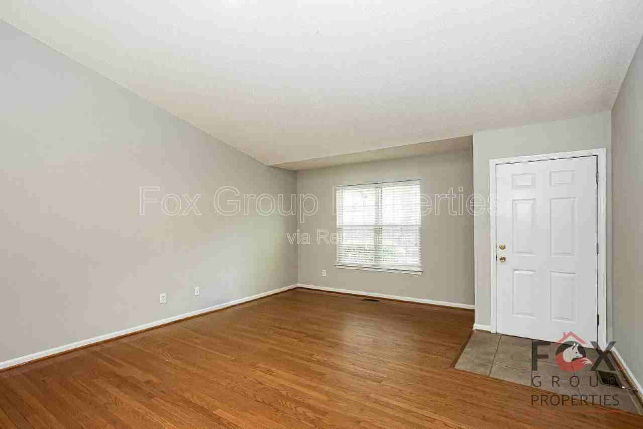 184 Brook Creek Dr - Photo 7 of 17